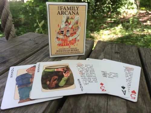 Карткове оповідання "The Family Arcana"